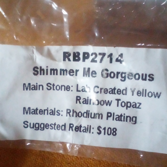 Yellow rainbow topaz ring size 7 - Picture 3 of 3